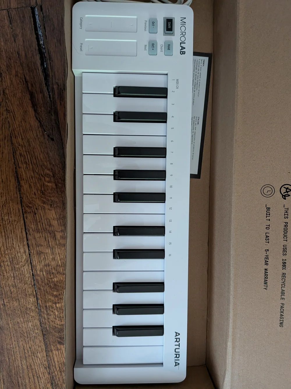 MicroLab White 25-Key USB MIDI Controller - Picture 2 of 6